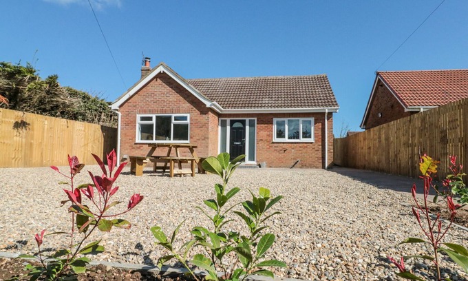 Bempton Cottage | THE HIDEAWAY, pet friendly, with open fire in Flamborough
