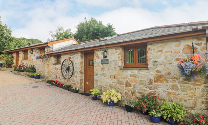 Hewas Water Cottage | THE HIDEAWAY, pet friendly, character holiday cottage in St Austell