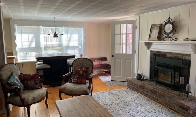 Brewster Apartment | The Hideaway