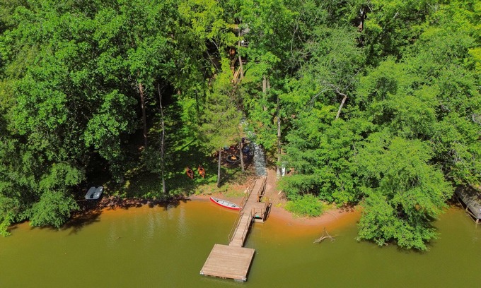 Southmont Apartment | The High Rock Hideout Marvelous 3-bedroom home on High Rock Lake