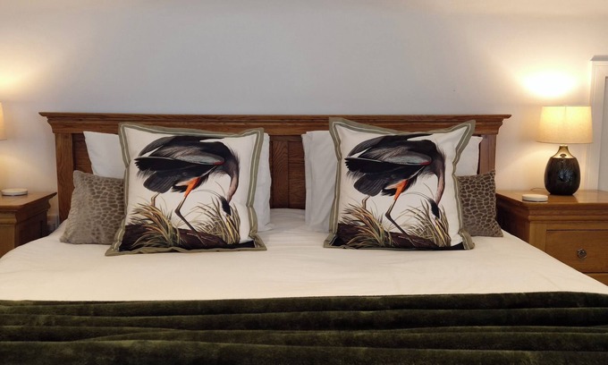 Newmarket House | The Highlands - 5 bed 5 bath - A Huge Sociable House