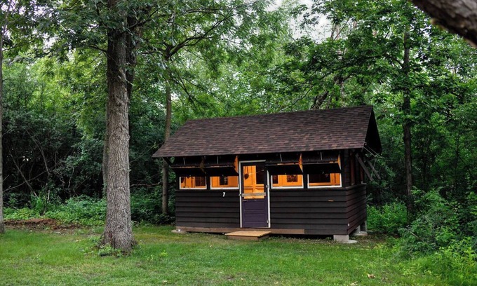 East Troy Cabin | The Highlands - Group Cabin Retreat