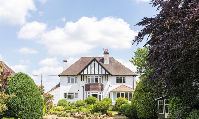 Earls Barton Bed & Breakfast | The Hillcrest