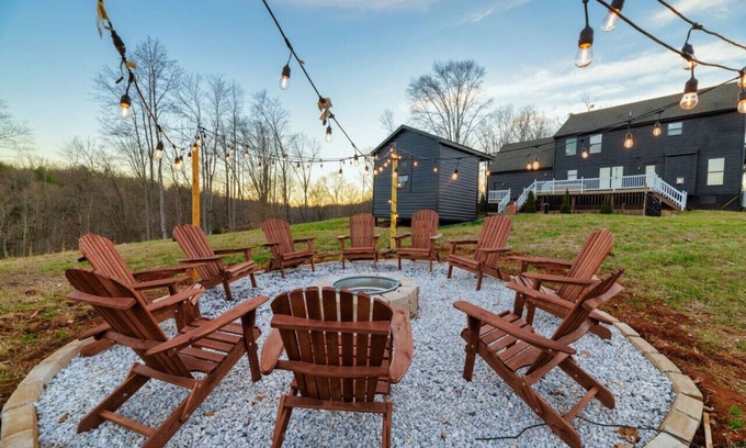 Roseland House | The Hilltop Hideaway