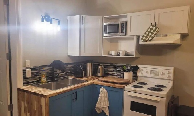 North Cowichan Apartment | The Hilton Guest House