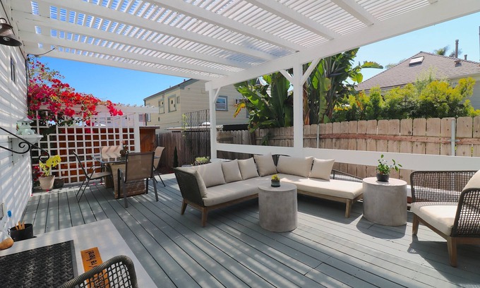 Bankers Hill Apartment | The Himalayan, 2 bed/2 bath w deck, in Bankers Hill!