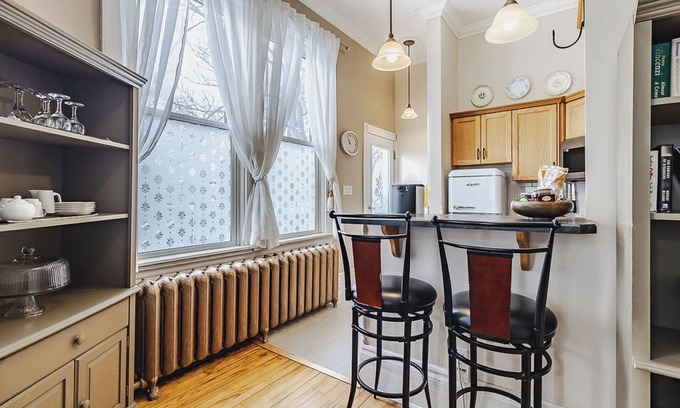 Algoma District House | The Historic Haven - One bedroom - Free Parking