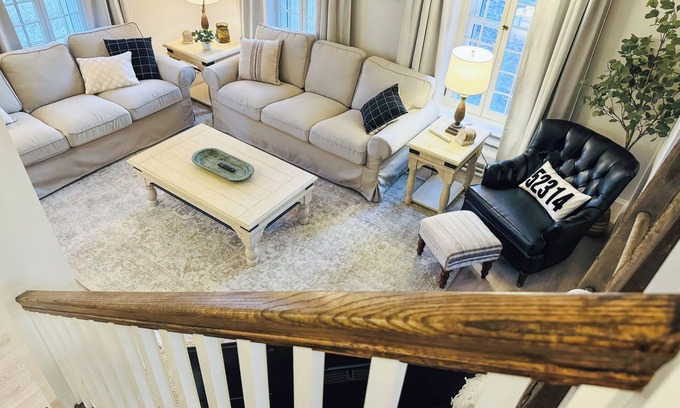 Mount Vernon House | The Historic Holiday House Near Cornell College, Dog Friendly!