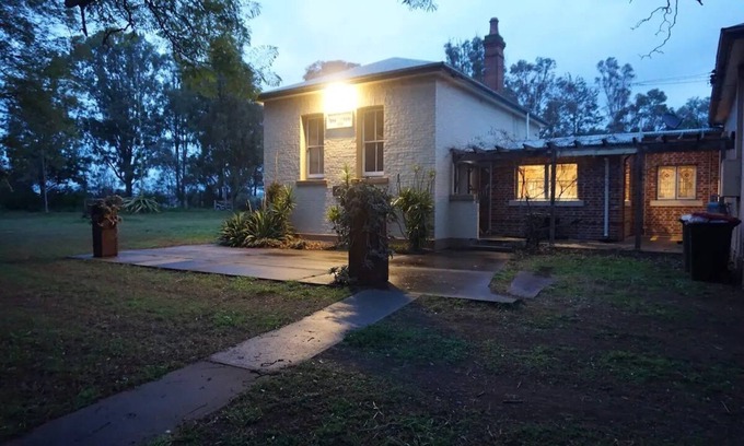 Whittingham House | The Historic Hunter Valley Old School House, Pokolbin