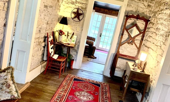 Hico House | The Historic Rock House