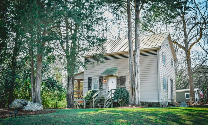 Columbia Cottage | The Historic Selwood Cottage