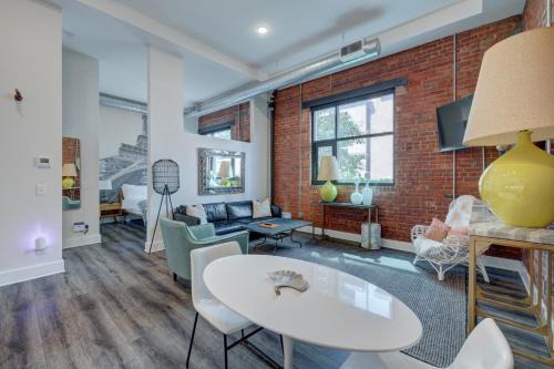 River District House | The Hive 104 Bees Knees