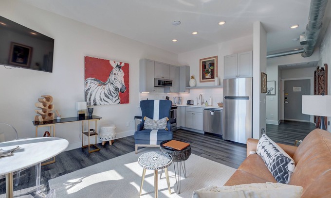 River District Apartment | The Hive ADJ TRIO Suites by BlueStar