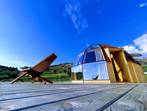 Akoursos Ski Chalet | The Hive