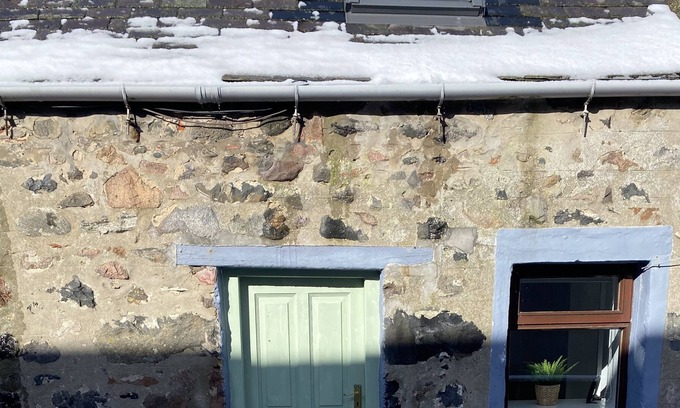 Sandhaven Cottage | THE HOBBIT, a Traditional Fishermans Cottage close to the sea