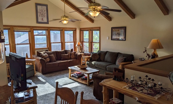 Durango Condo | The Hodge Podge Lodge | Pool | Hot Tub