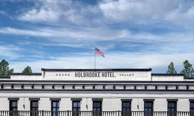 Grass Valley Hotel | The Holbrooke Hotel