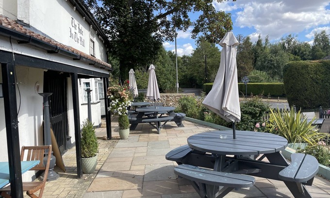 Little Wilbraham Hotel | The Hole In The Wall