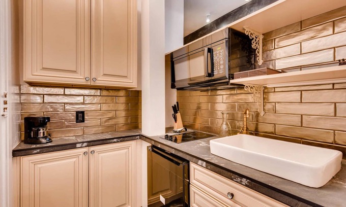 Cheesman Park Hotel | The Holiday Chalet