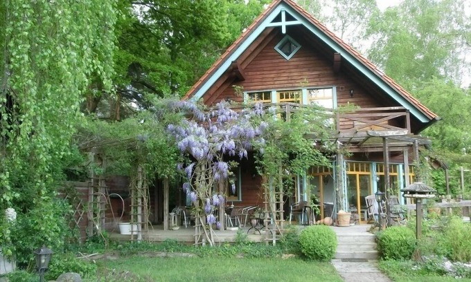 Schwachhausen House | The holiday home (ranch house) on the Aller with sun terraces and panoramic views