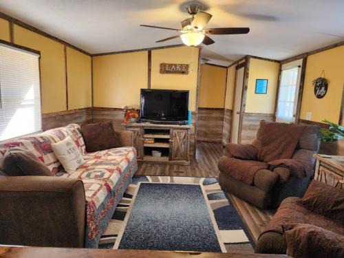 Burkesville House | The Holler Inn at Dale Hollow