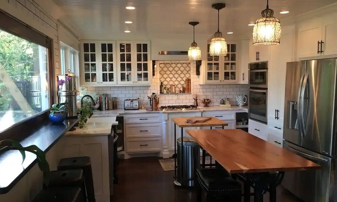 East End House | The Holly House