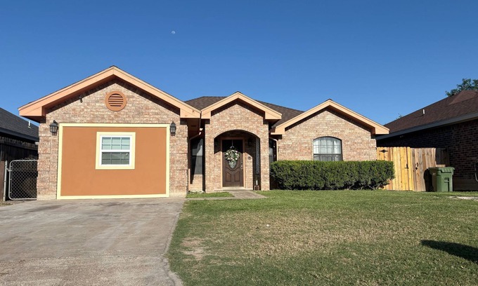 Cameron County House | THE HOME OF THE EXPLORERS ,close to SpaceX,Rio grande LNG ,Port Isabel,airport