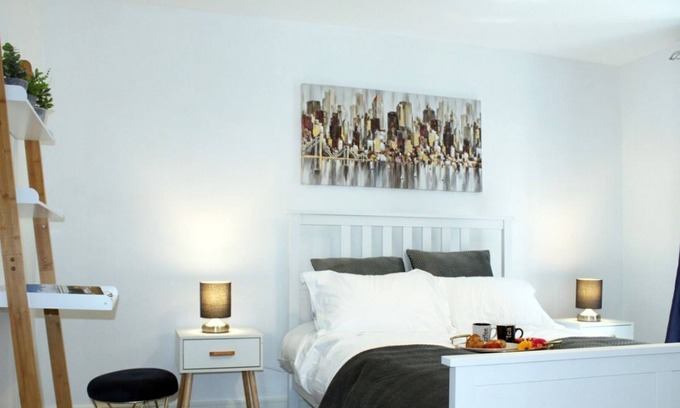 Peterborough House | The Homecations - Pearl by MT Property