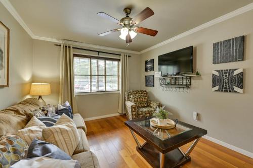Nacogdoches Apartment | The Homestead Apartments- Walk to SFA Campus, Comfy, Children & Pet-Friendly Nacogdoches Condo