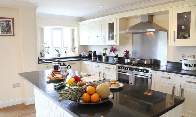 Waltham House | The Homestead