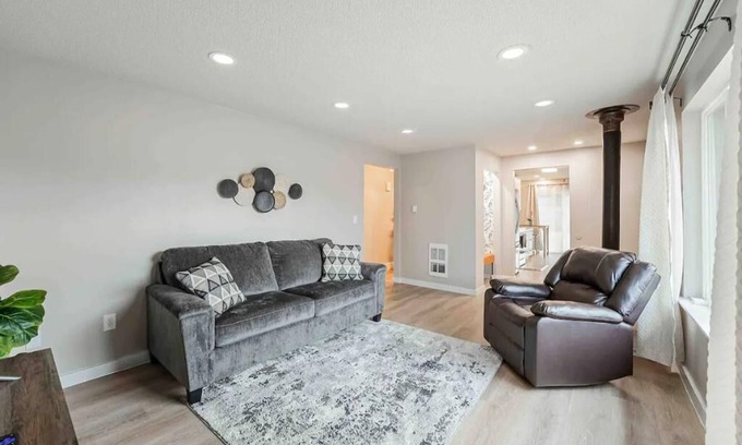 Lacey House | The Homey House close to Everything!