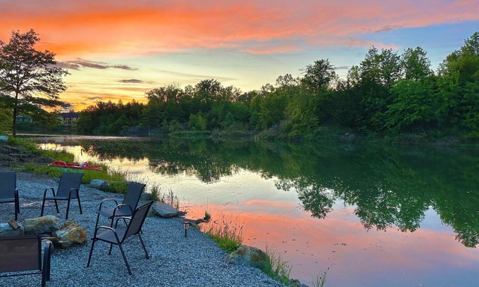 Pittsburg House | {The Honey Pitt} great fishing & 2 miles from Pittsburg State University