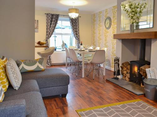 Hornsea House | The Horseshoes