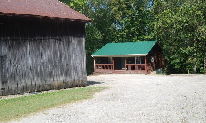 Russell Springs Cabin | The Hot Tub Cabin at the Barn @ LakePointe Resort - no cleaning fees!
