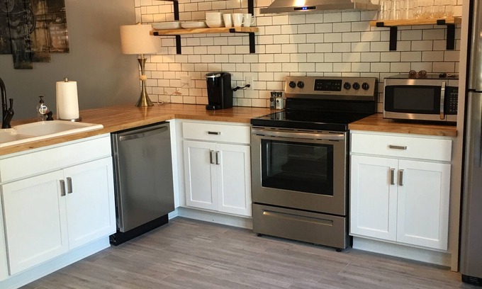 Jonesboro House | The Hotel at Huntington Square