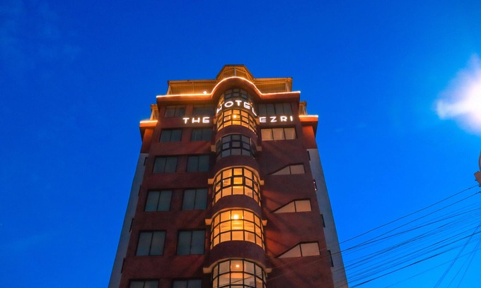 Meru Hotel | The Hotel Ezri