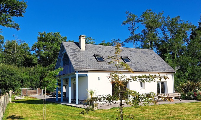 Poey-d'Oloron House | The house at the end of the road
