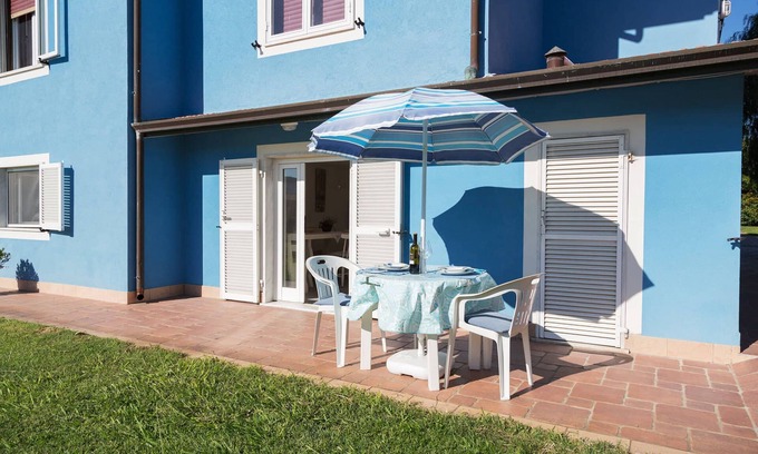 Sarzana Apartment | The house Blue 5 terre vacations Sarzana