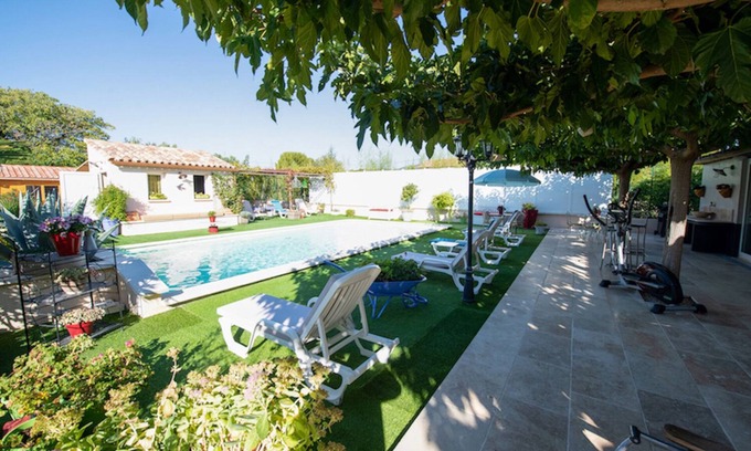 La Motte-dʼAigues House | "The house by the Lake" close to Lourmarin in South Luberon