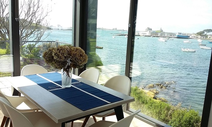 Landunvez House | The house feet in the water