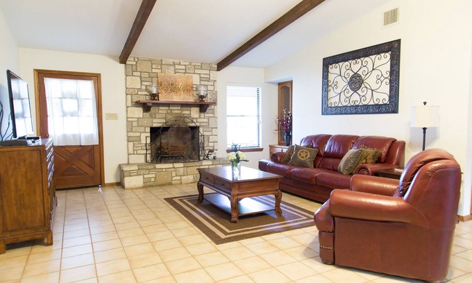 Boerne House | The house is in the middle of town, next to HEB with an amazing backyard.
