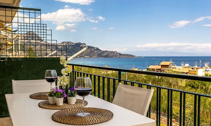 Giardini Naxos Apartment | The House Of Stefe - View of the gulf