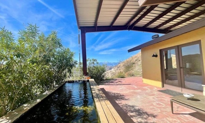 Morongo Valley House | The House on the Cliff - Pet Friendly Incredible Views of Joshua Tree