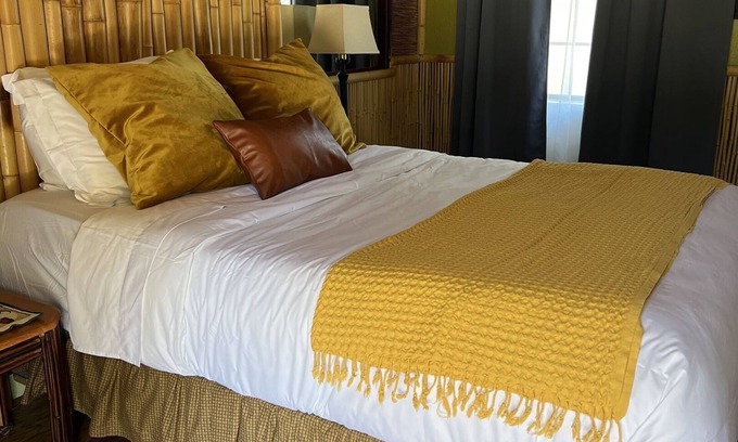 Christoval Hotel | The Huisache Room - The Ranch House Motel