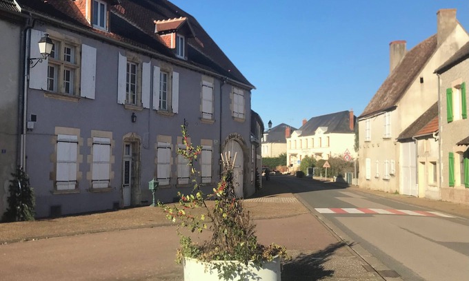Chantenay-Saint-Imbert Bed & Breakfast | The hunting lodge near the MagnyCours circuit