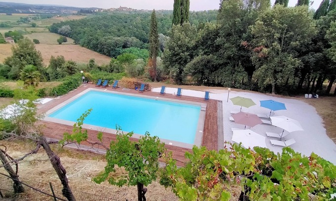 Castelfiorentino House | The hunter house is located in the grounds of the historic Villa Meleto estate.