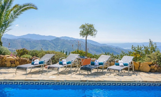 Canillas de Aceituno Villa | The Hunting Lodge Alcaucín by Ruralidays