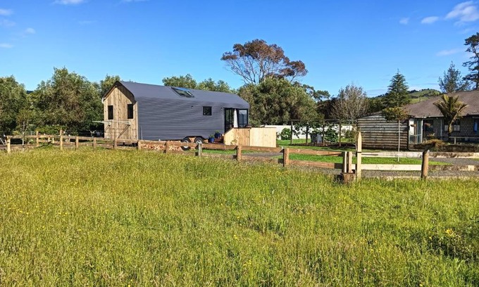 Whitianga House | The Hut 56