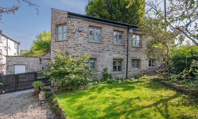 Kirkby Lonsdale House | The Hut Retreat Kirkby Lonsdale