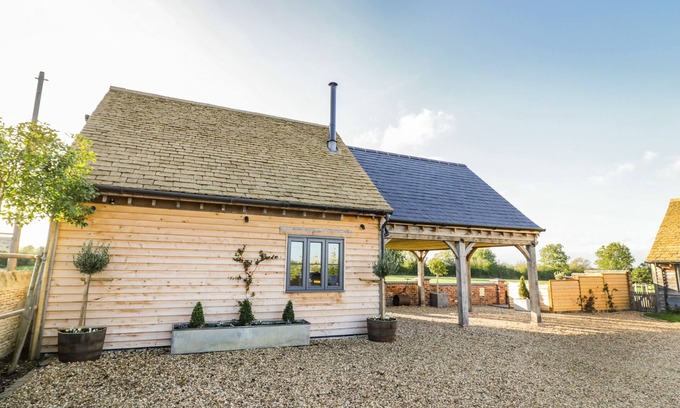 Armscote Cottage | THE HYDE, family friendly, luxury holiday cottage in Newbold On Stour